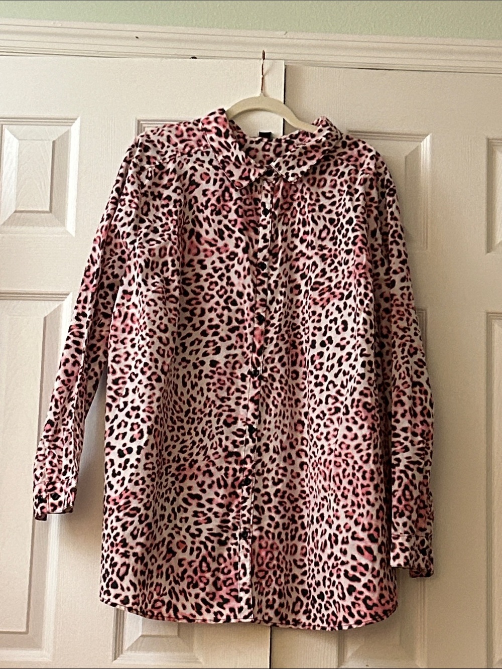 Roamans pink leopard big shirt button down blouse top size 32W long sleeve plus